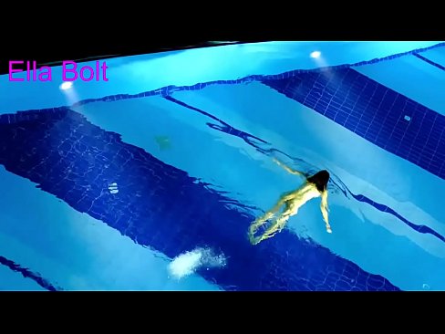 ❤️ Ik kin net ophâlde te sjen, jonge blonde fongen neaken swimmen yn ELLA BOLT resort pool ️❌ Porno fb op fy.tubsexer-porn.ru ☑